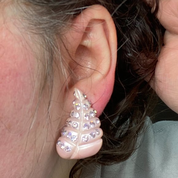 Vintage Pale Pink Lucite Rhinestone Leaf Clip-ons - Picture 6 of 6